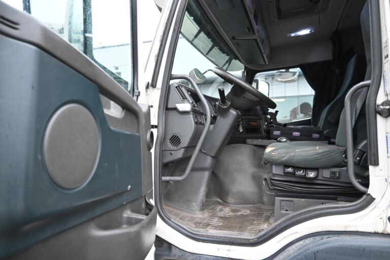 Volvo FM460 6x2 HMF3000K7