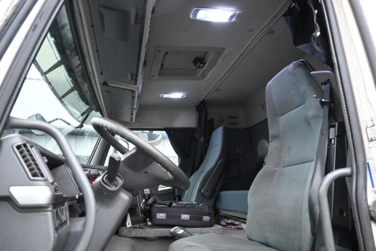 Volvo FM460 6x2 HMF3000K7