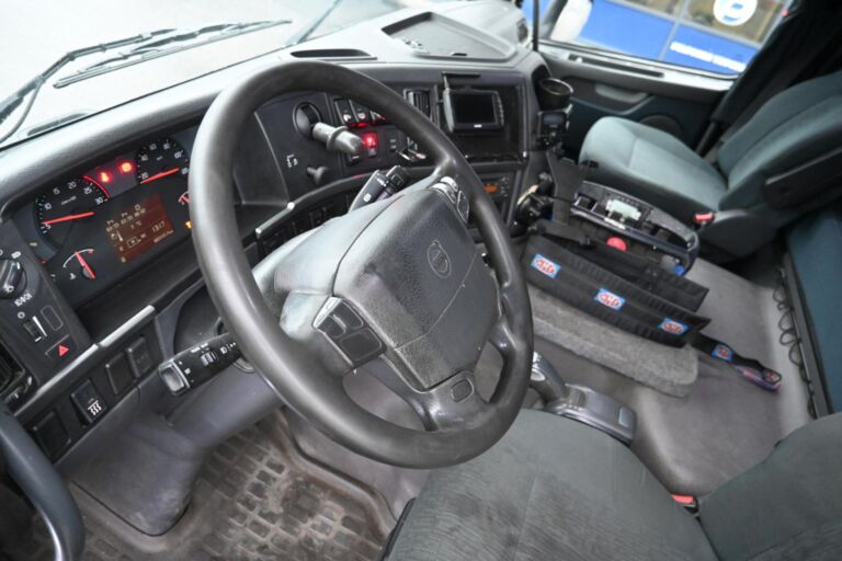 Volvo FM460 6x2 HMF3000K7