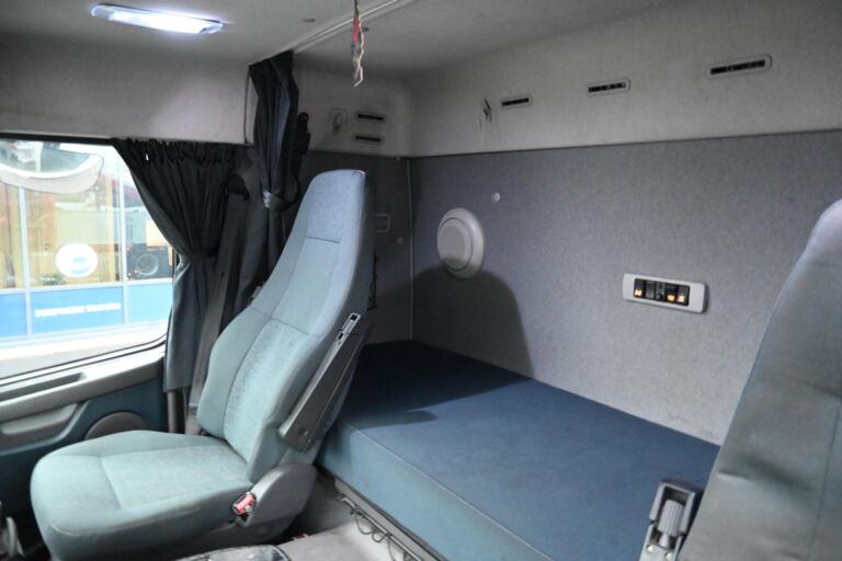 Volvo FM460 6x2 HMF3000K7