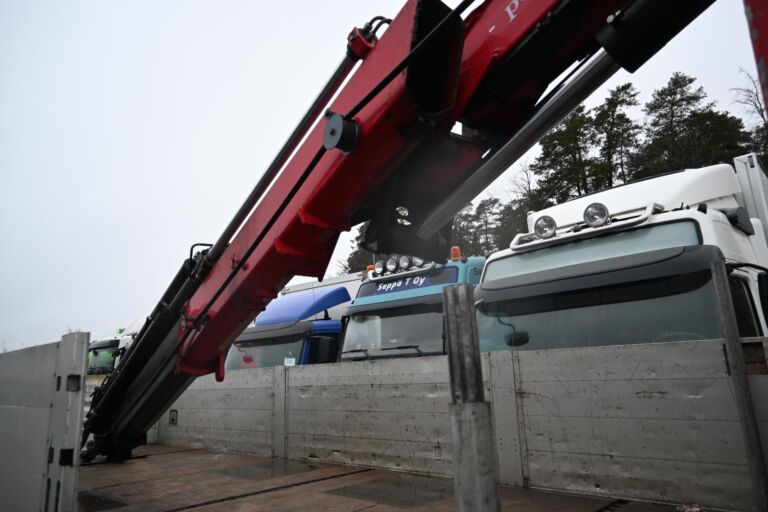 Volvo FM460 6x2 HMF3000K7