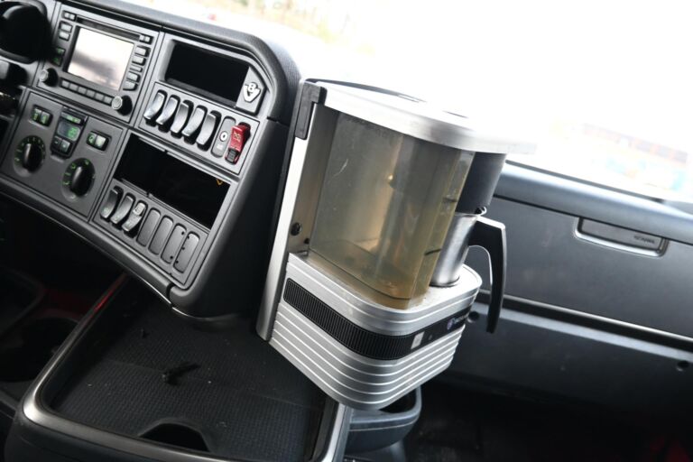 Scania R580 6x4 vetopöytäauto