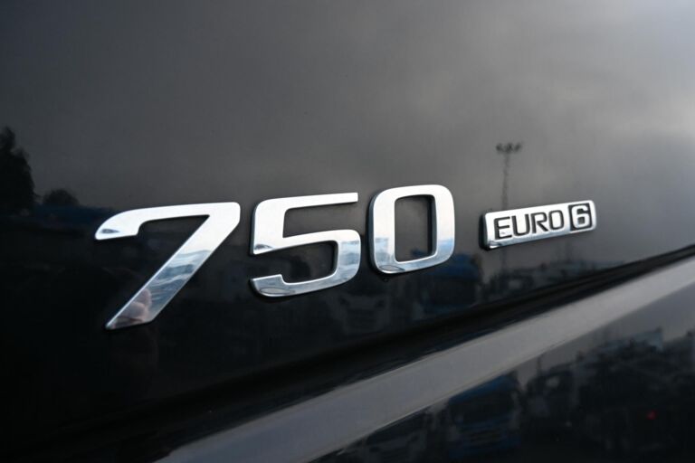 Volvo FH750 8x4*4 Tridem maansiirto