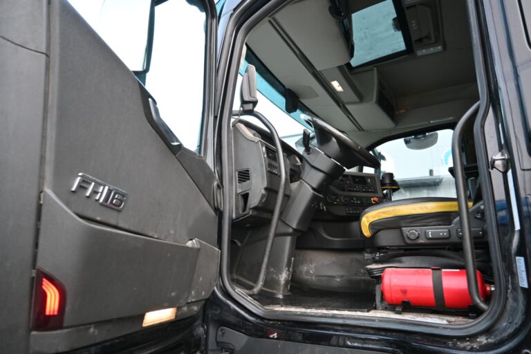 Volvo FH750 8x4*4 Tridem maansiirto