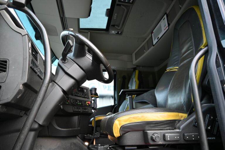 Volvo FH750 8x4*4 Tridem maansiirto