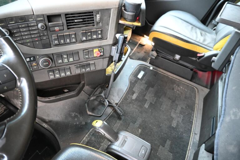 Volvo FH750 8x4*4 Tridem maansiirto