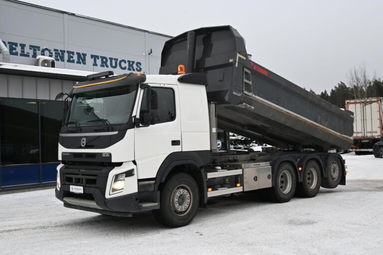 Volvo FMX500 8x4 maansiirtoauto