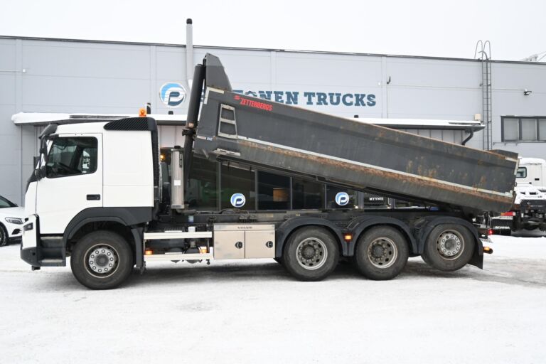 Volvo FMX500 8x4 maansiirtoauto