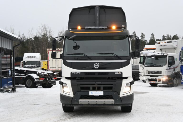 Volvo FMX500 8x4 maansiirtoauto