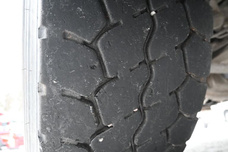 Volvo FMX500 8x4 maansiirtoauto