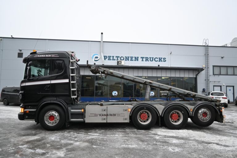 Scania R620 8x4 V8 manuaali