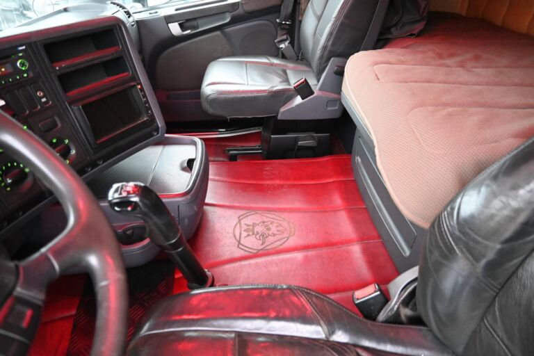 Scania R620 8x4 V8 manuaali