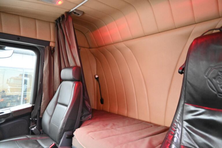 Scania R620 8x4 V8 manuaali