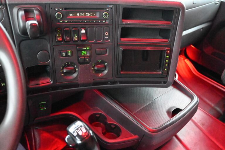 Scania R620 8x4 V8 manuaali