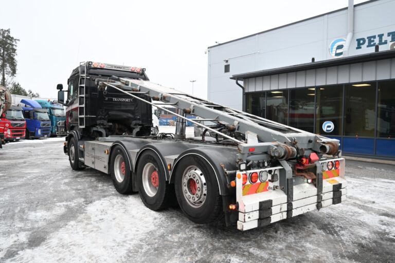 Scania R620 8x4 V8 manuaali