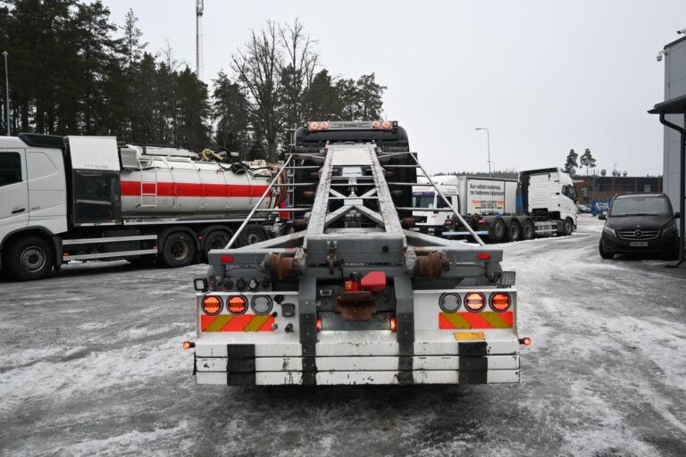 Scania R620 8x4 V8 manuaali