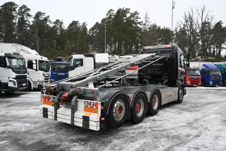 Scania R620 8x4 V8 manuaali