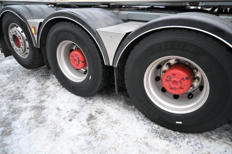 Scania R620 8x4 V8 manuaali