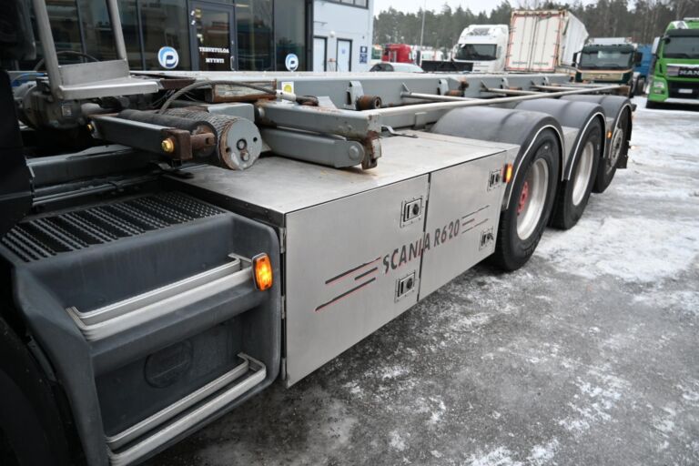 Scania R620 8x4 V8 manuaali