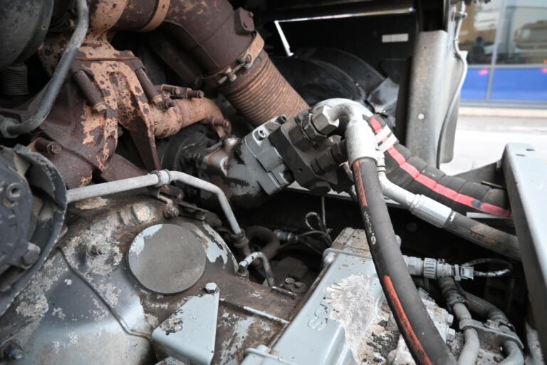 Scania R620 8x4 V8 manuaali