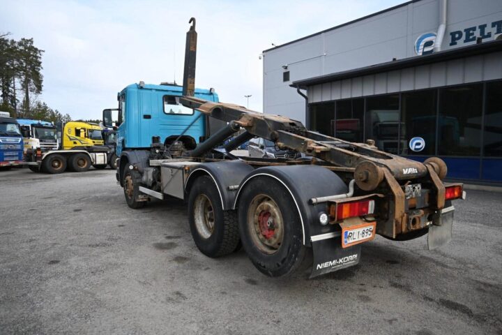 Scania P340 6×2 koukku