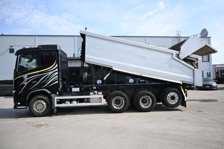Volvo FH750 8×4 kippiauto
