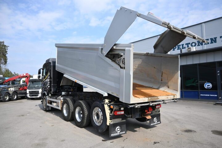 Volvo FH750 8×4 kippiauto