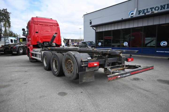 Scania R490 8×4 Etukippi / alusta