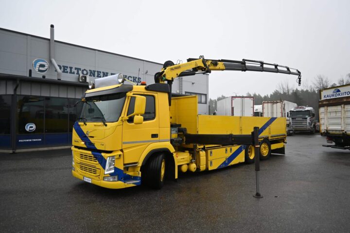Volvo FM330 6×2*4 Palfinger PK19