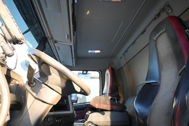 Volvo FM450 6x2 HIAB 211 & Multilift