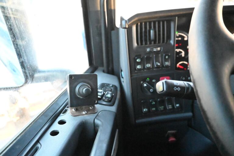 Scania R560 8x4*4 Tridem koukkuauto