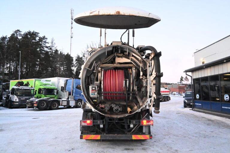 Scania R560 8x4*4 EUR-MARK