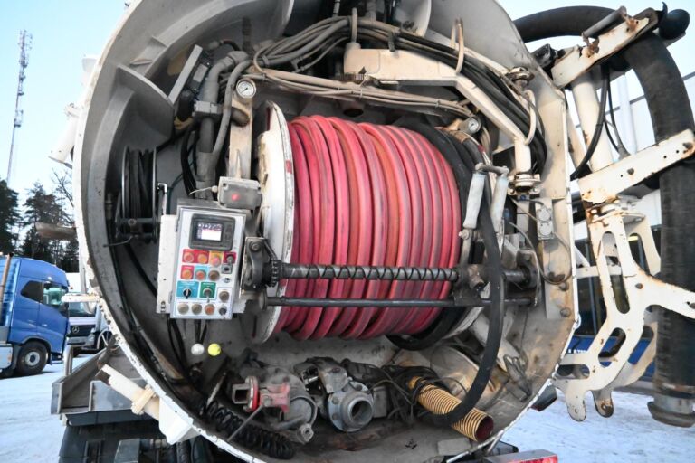 Scania R560 8x4*4 EUR-MARK