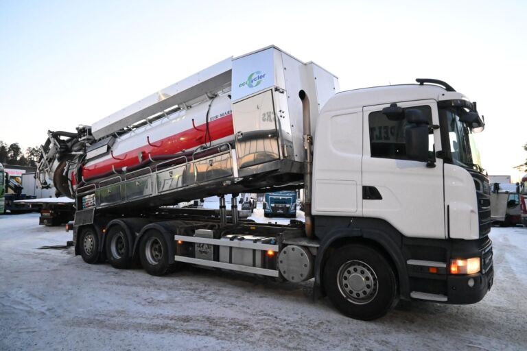 Scania R560 8x4*4 EUR-MARK