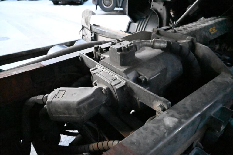 Scania R560 8x4*4 EUR-MARK