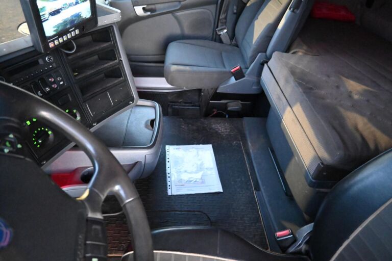 Scania R560 8x4*4 EUR-MARK