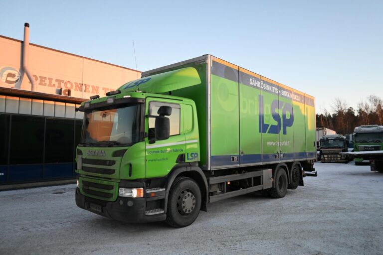 Scania P400 6x2 Sivuaukeava