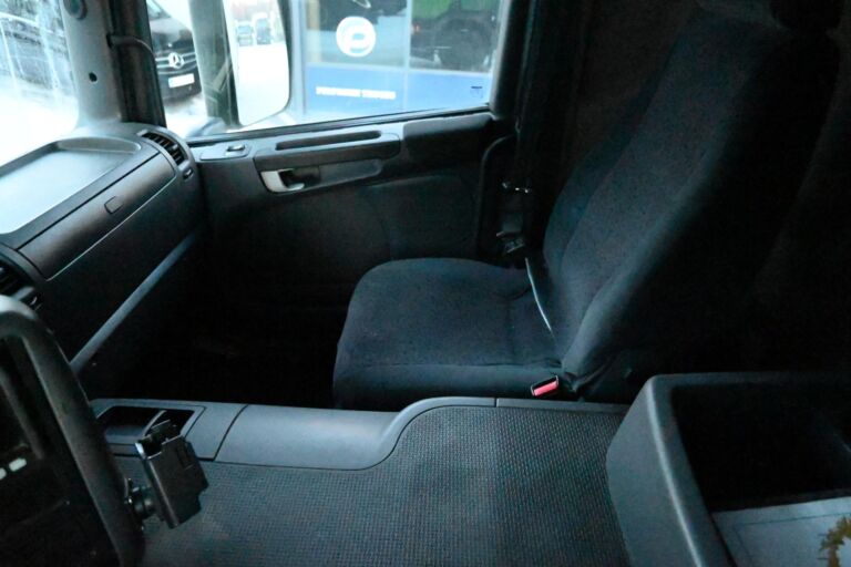 Scania P400 6x2 Sivuaukeava