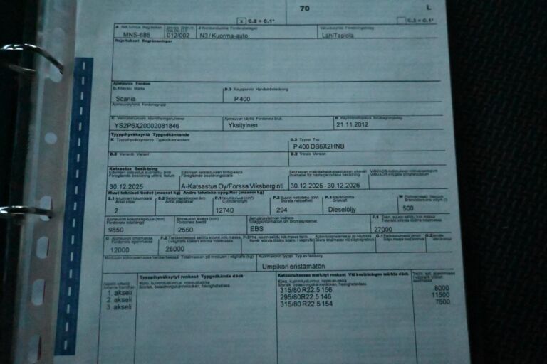 Scania P400 6x2 Sivuaukeava