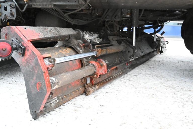 Scania R500 8x4*4 Tienhoito/Koukkuauto