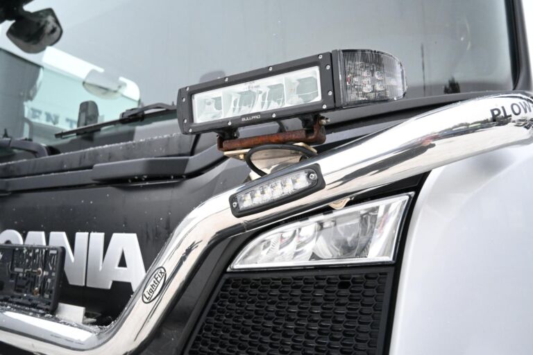 Scania R500 8x4*4 Tienhoito/Koukkuauto