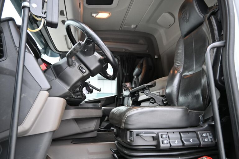 Scania R500 8x4*4 Tienhoito/Koukkuauto