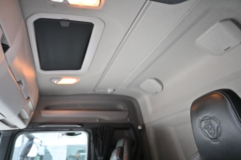 Scania R500 8x4*4 Tienhoito/Koukkuauto