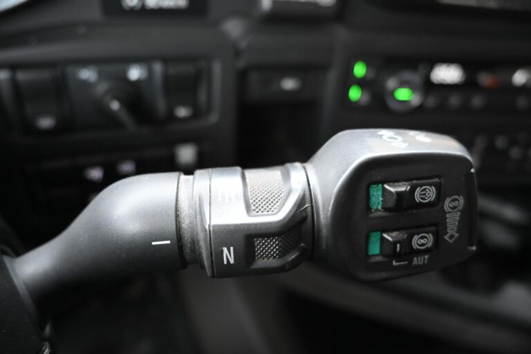 Scania R500 8x4*4 Tienhoito/Koukkuauto