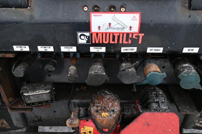 Scania R500 8x4*4 Tienhoito/Koukkuauto