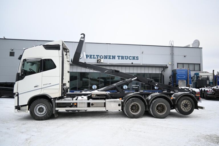 Volvo FH650 8x4*4 Tridem 7m koukkulaite