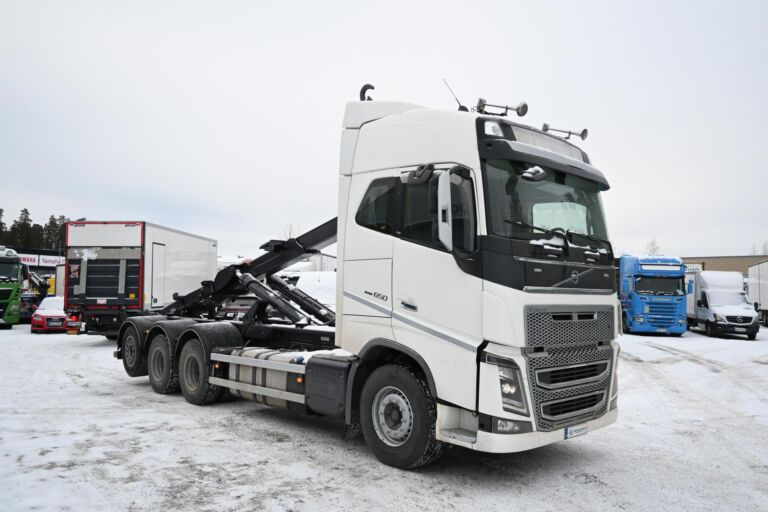 Volvo FH650 8x4*4 Tridem 7m koukkulaite