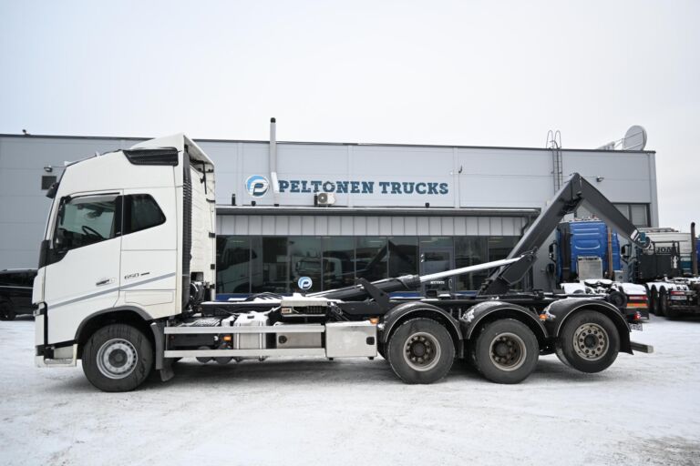 Volvo FH650 8x4*4 Tridem 7m koukkulaite