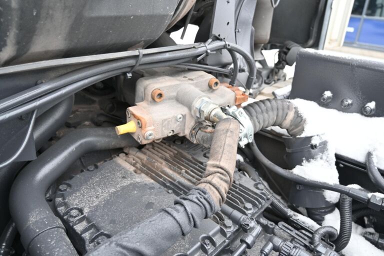 Volvo FH650 8x4*4 Tridem 7m koukkulaite