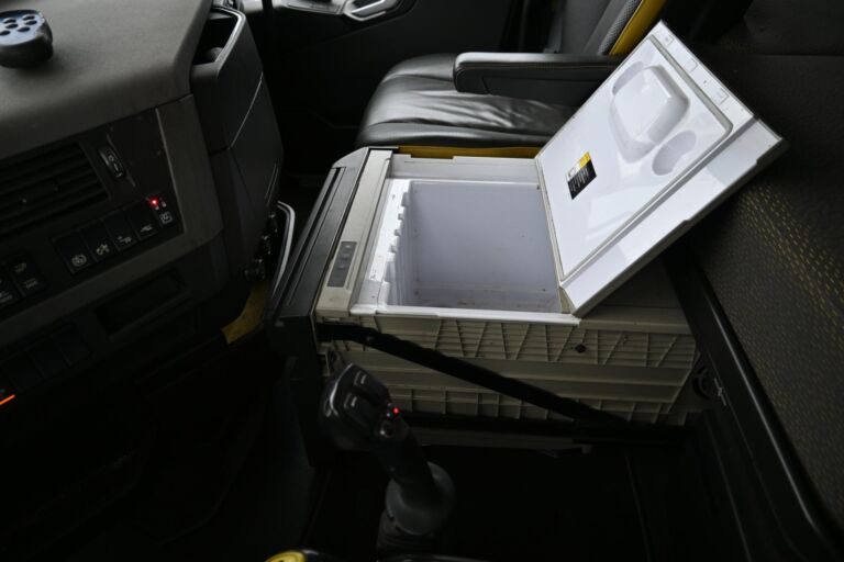 Volvo FH650 8x4*4 Tridem 7m koukkulaite